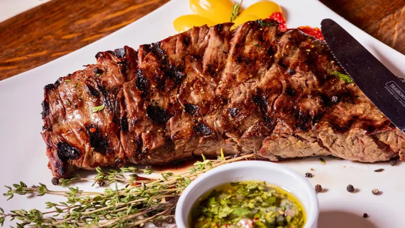 Prato de carne servido pelo Plataforma Steakhouse em New York