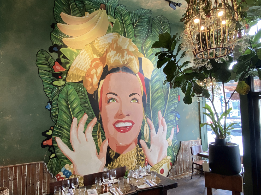 Salão do Samba Montclair com mural inspirado no Brasil