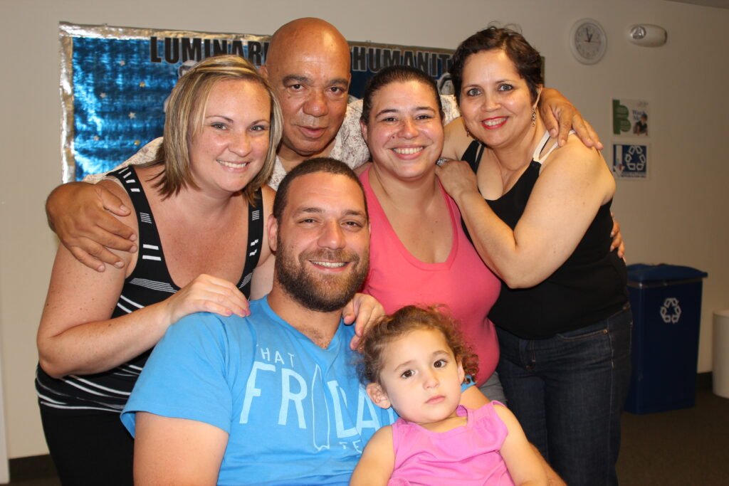 Participantes reunidos em uma atividade do Grupo Espírita Amor e Luz em Newark, New Jersey